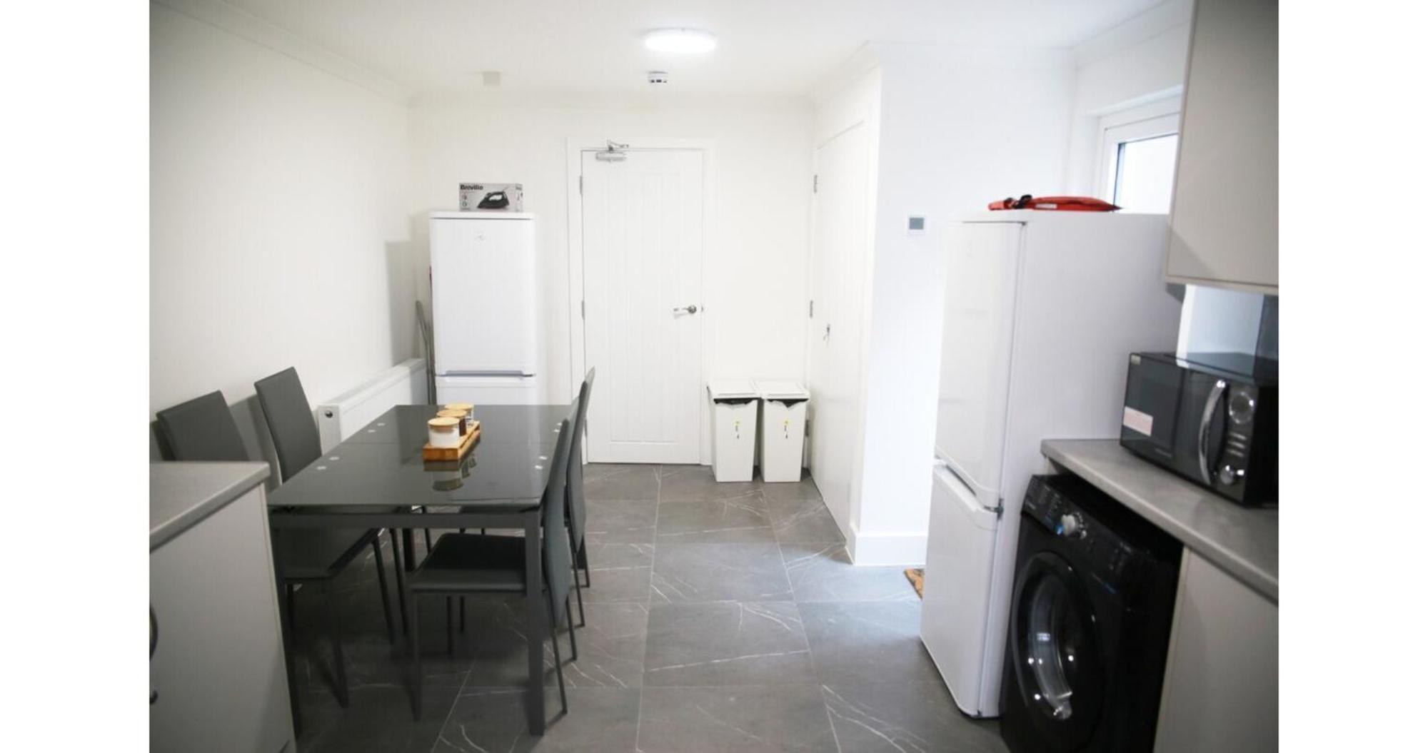 Cricklewood Deluxe Ensuite Room ลอนดอน ภายนอก รูปภาพ