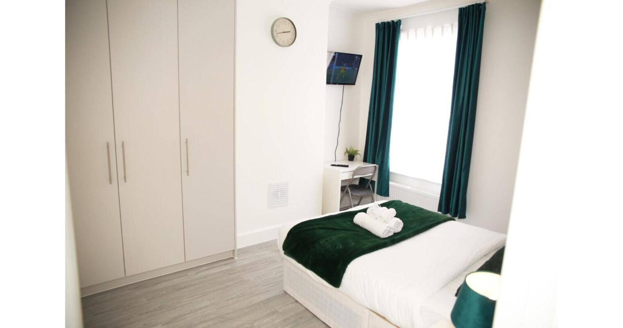 Cricklewood Deluxe Ensuite Room ลอนดอน ภายนอก รูปภาพ