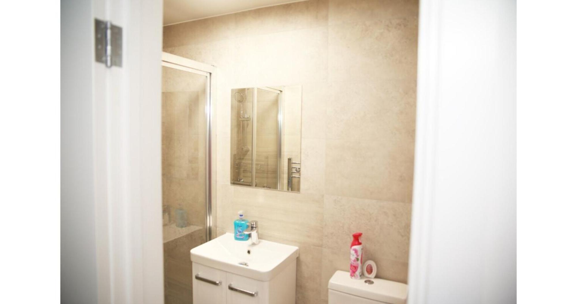 Cricklewood Deluxe Ensuite Room ลอนดอน ห้อง รูปภาพ