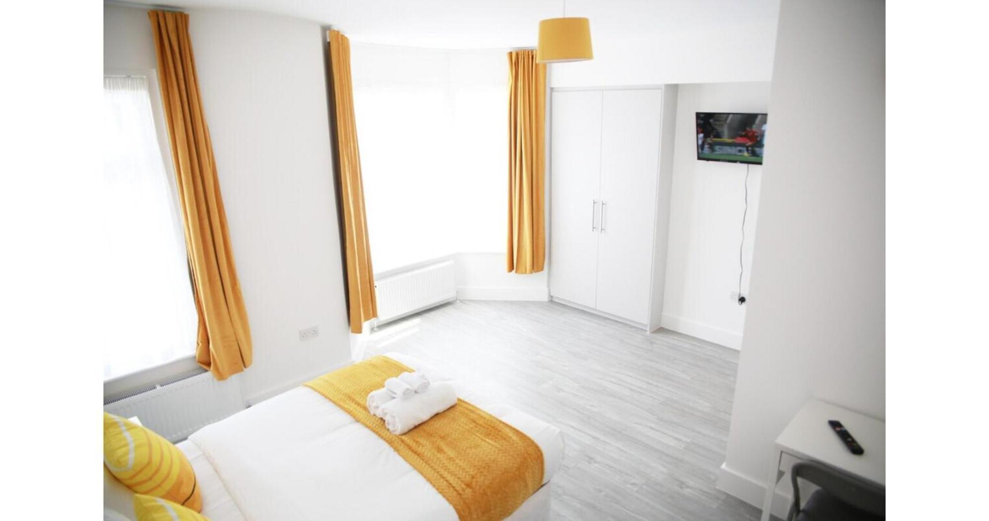 Cricklewood Deluxe Ensuite Room ลอนดอน ห้อง รูปภาพ