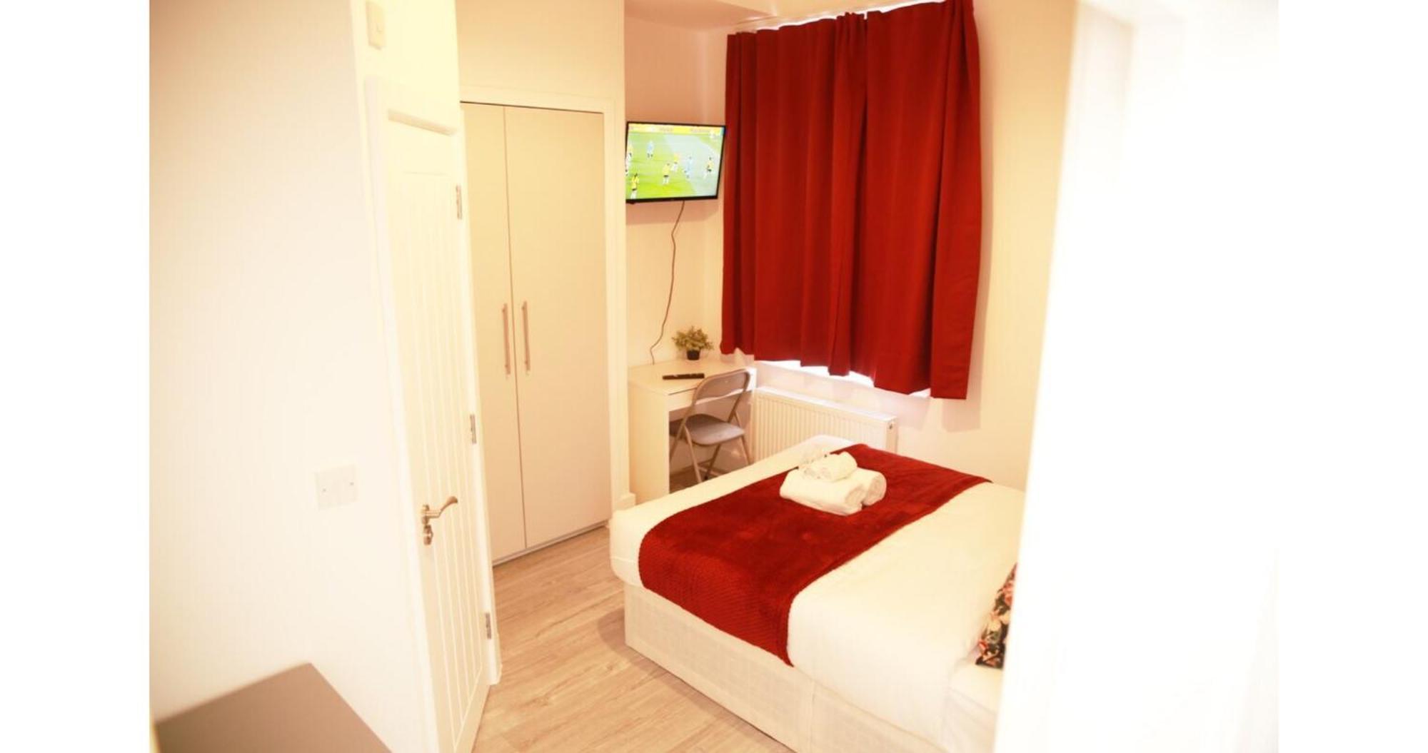 Cricklewood Deluxe Ensuite Room ลอนดอน ห้อง รูปภาพ