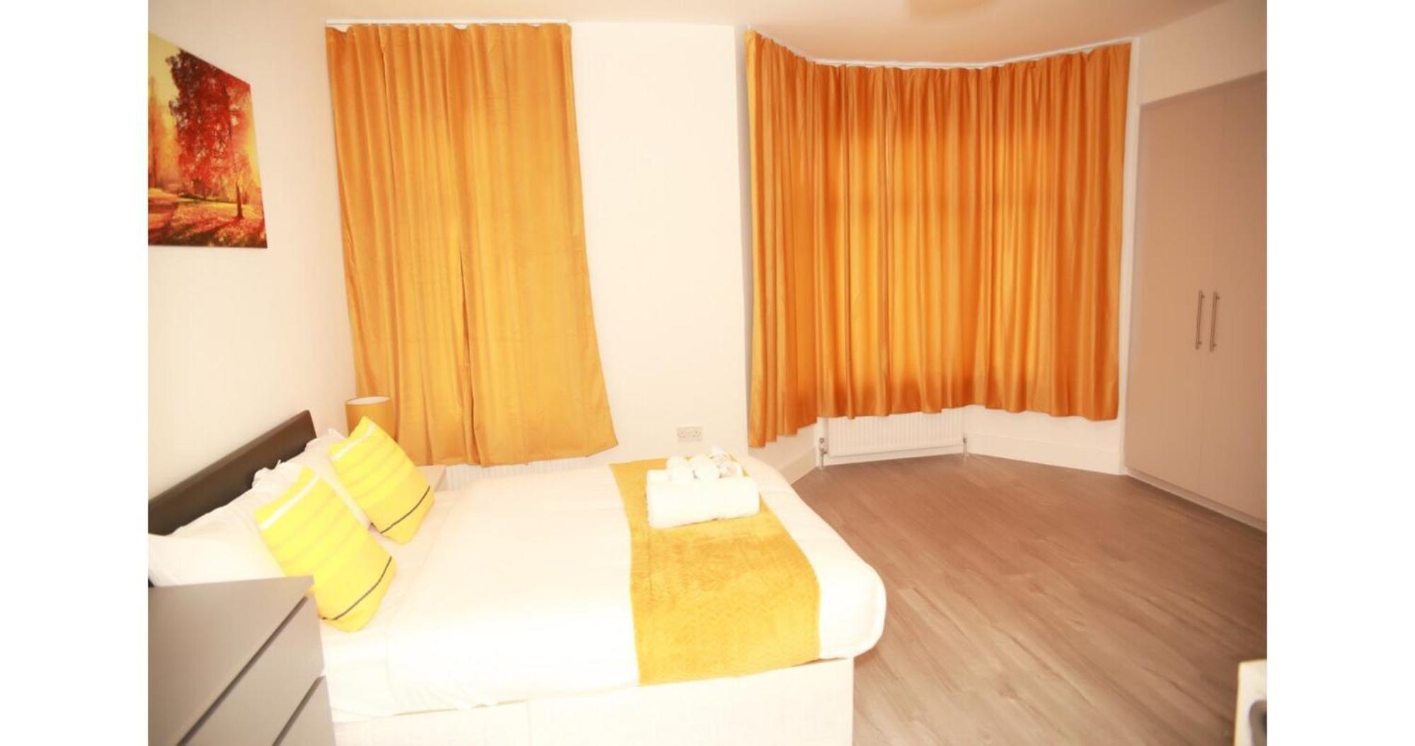 Cricklewood Deluxe Ensuite Room ลอนดอน ห้อง รูปภาพ